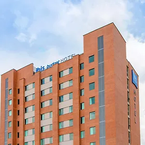 ibis-budget-itagui.colombiamedellinhotels.com/